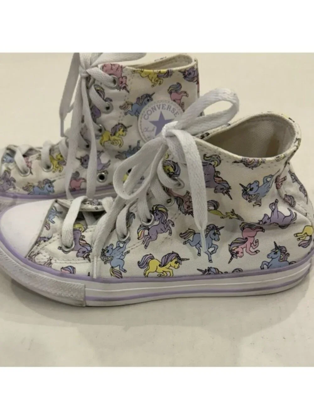Converse Chuck Taylor All Star Youth High Top Sneakers Size 3 Unicorn Print